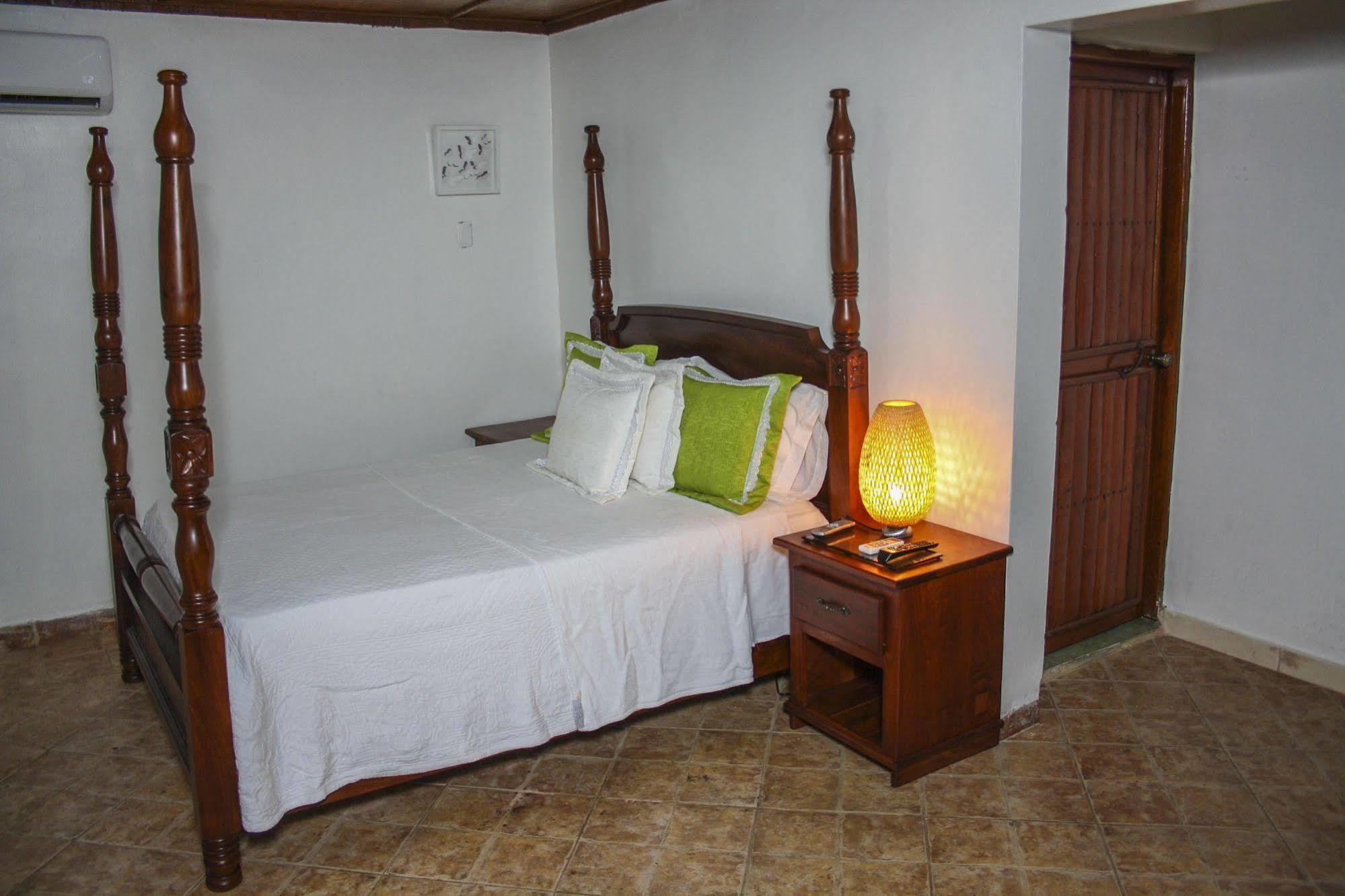 Hotel Sea Breeze Paraíso Εξωτερικό φωτογραφία